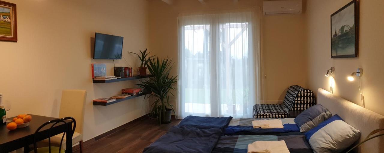 Buzavirag Apartmanhaz Balatonakali Extérieur photo