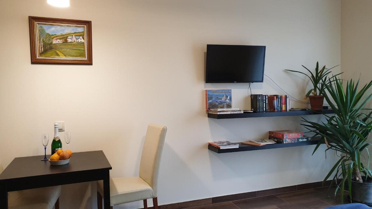 Buzavirag Apartmanhaz Balatonakali Extérieur photo