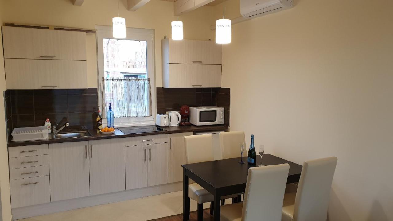 Buzavirag Apartmanhaz Balatonakali Extérieur photo
