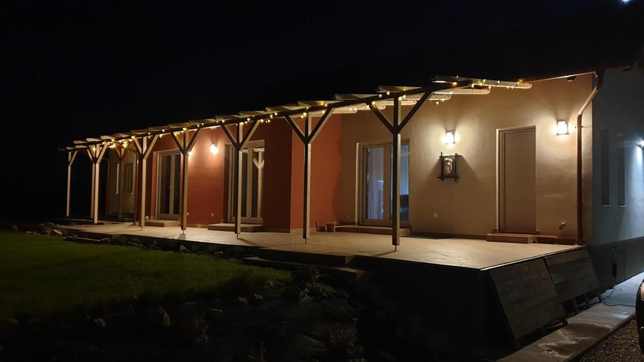 Buzavirag Apartmanhaz Balatonakali Extérieur photo