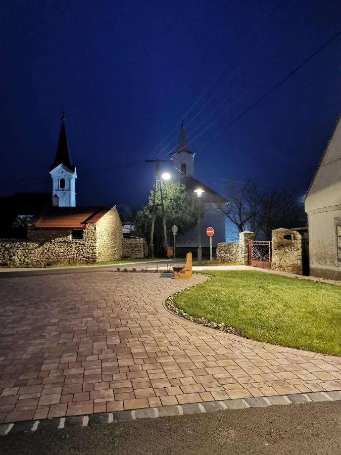 Buzavirag Apartmanhaz Balatonakali Extérieur photo