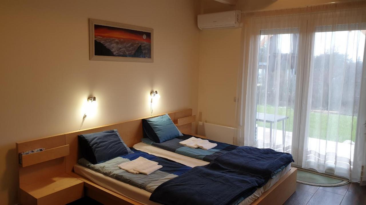Buzavirag Apartmanhaz Balatonakali Extérieur photo