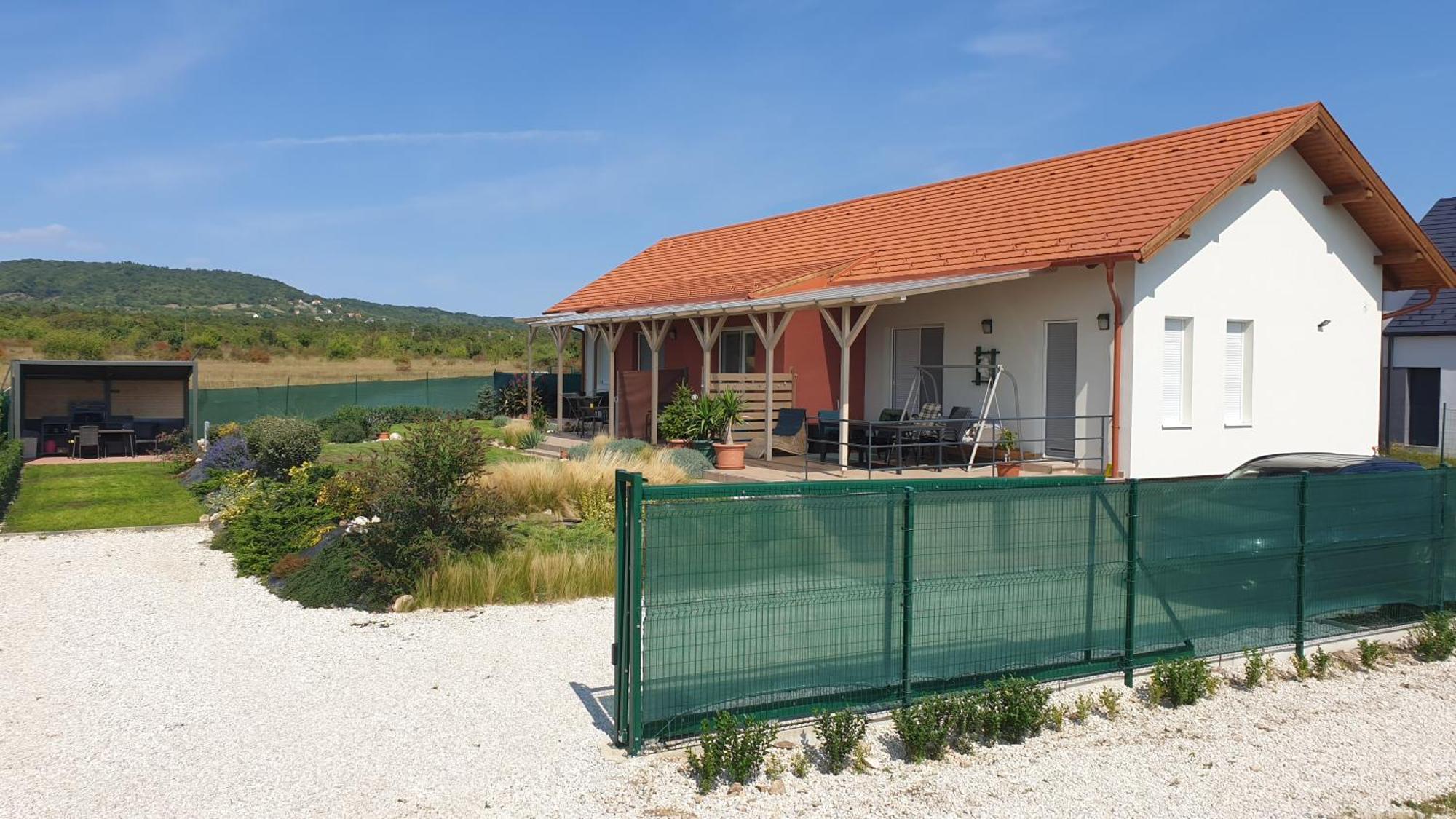 Buzavirag Apartmanhaz Balatonakali Extérieur photo