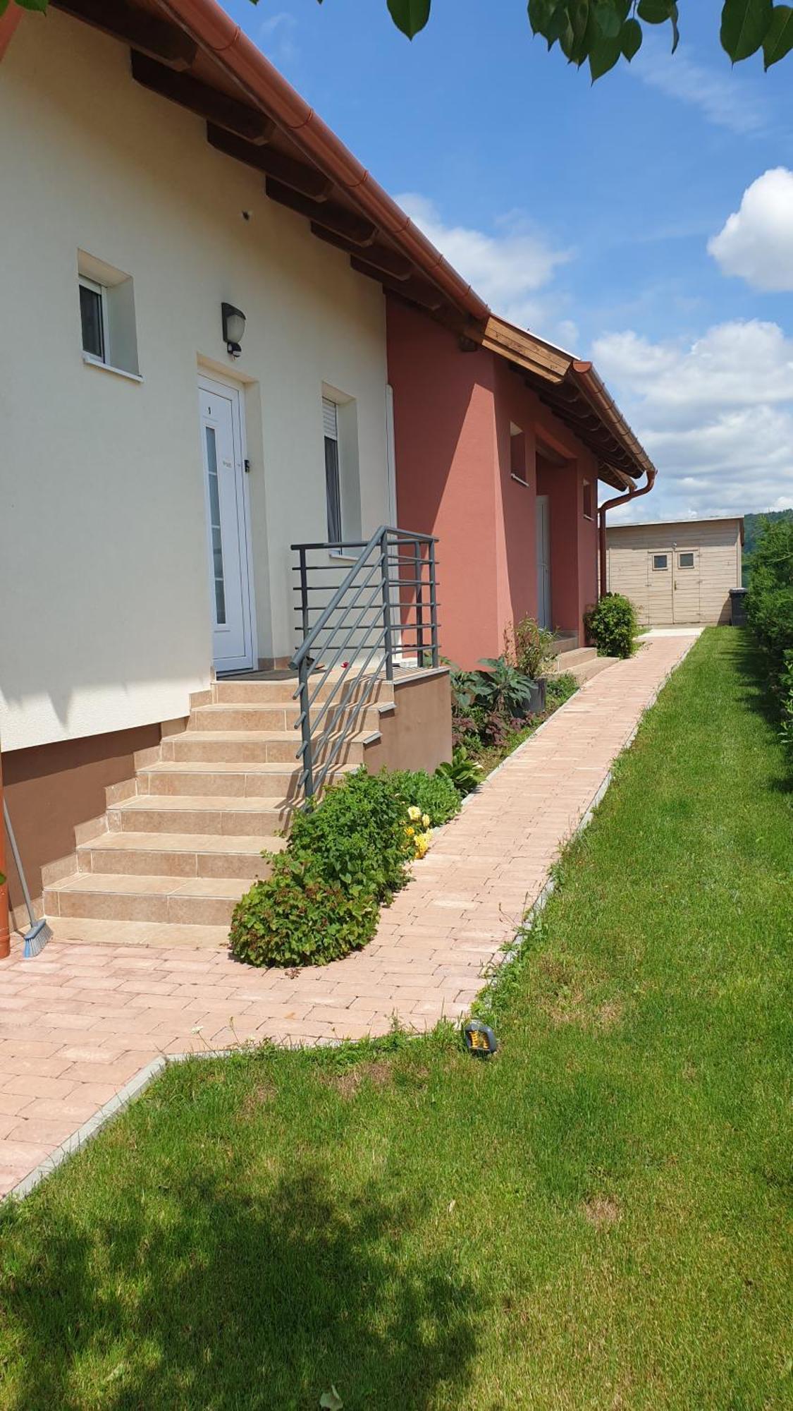 Buzavirag Apartmanhaz Balatonakali Extérieur photo